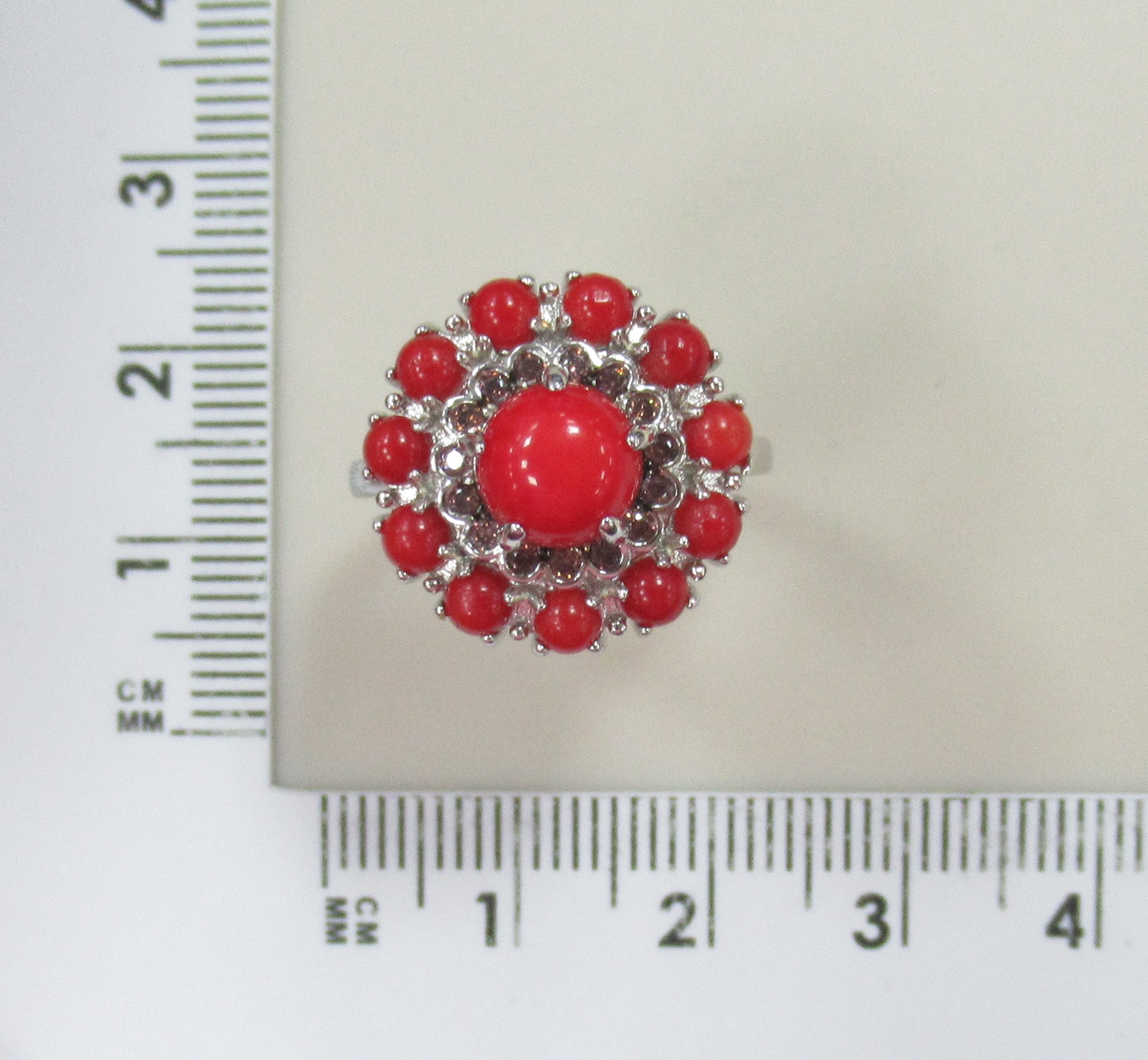 Серебряное кольцо с кораллами